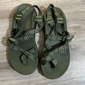 Mens Chaco Sandals Size 11 Green